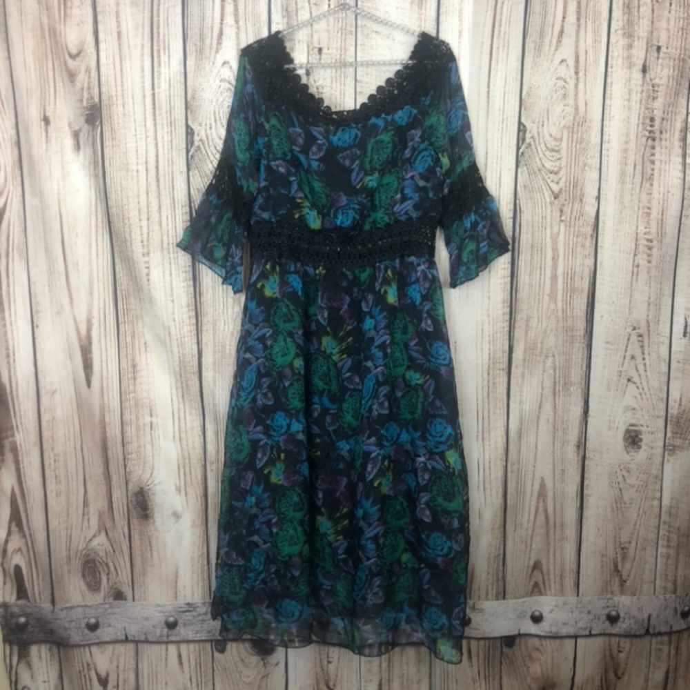 NWT Vicky & Lucas off the shoulders Dress.